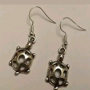 Silver 🐢 Turtle Dangle Earrings